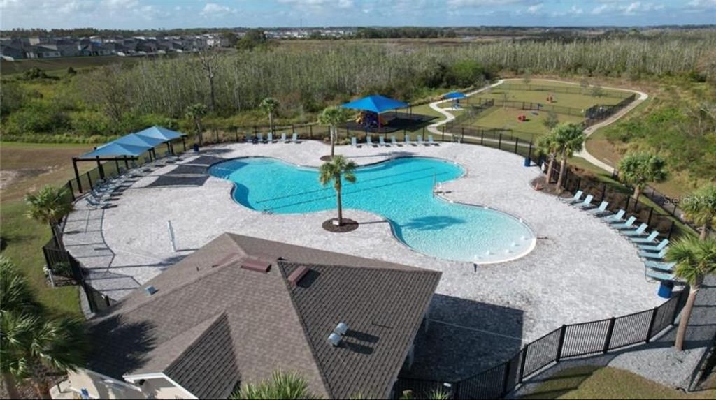 На продажу: $280,000 (4 спален, 2 ванн, 1867 Квадратных фут)