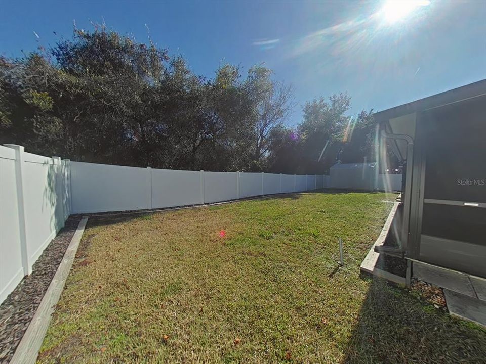 待售: $365,000 (4 贝兹, 2 浴室, 2074 平方英尺)