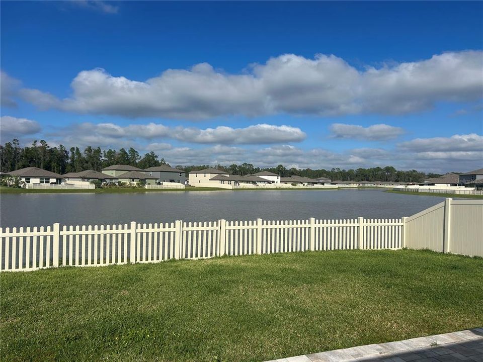 Под контрактом: $275,000 (2 спален, 2 ванн, 2954 Квадратных фут)