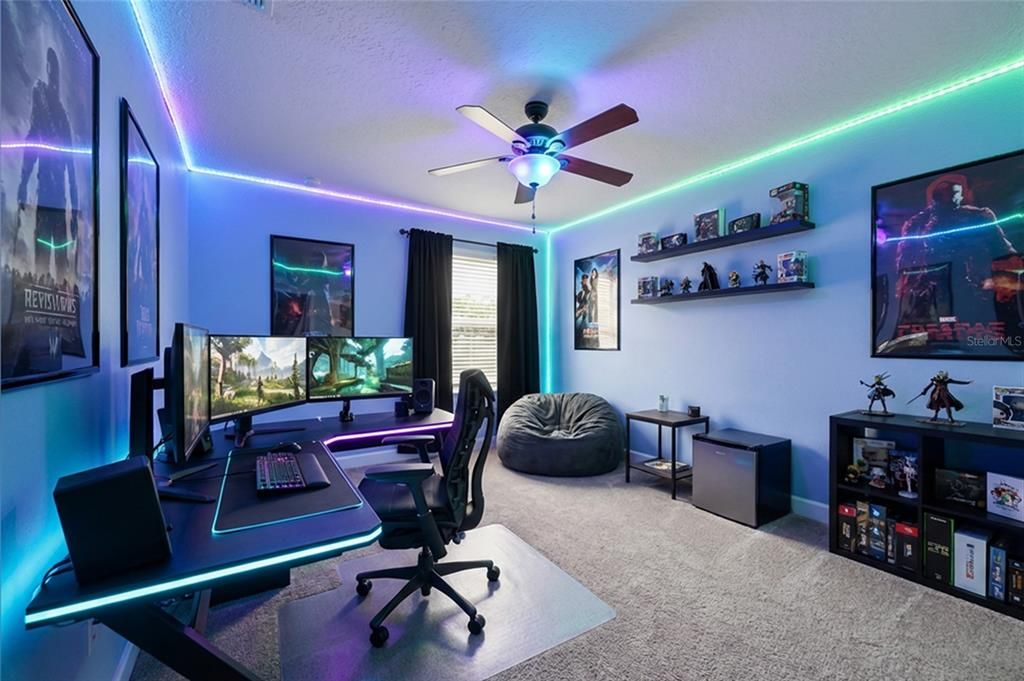 出租: $3,600 (5 贝兹, 4 浴室, 3819 平方英尺)