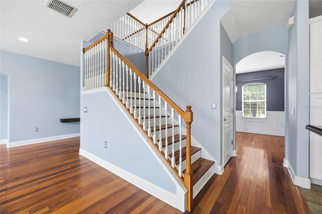 出租: $3,600 (5 贝兹, 4 浴室, 3819 平方英尺)