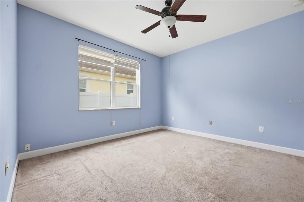 出租: $3,600 (5 贝兹, 4 浴室, 3819 平方英尺)