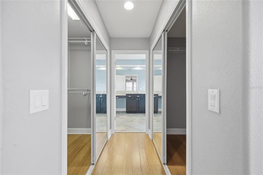 出租: $3,600 (5 贝兹, 4 浴室, 3819 平方英尺)