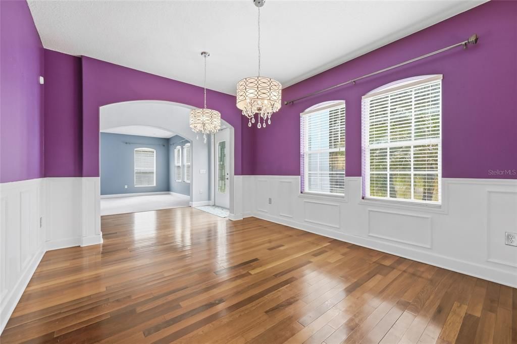 出租: $3,600 (5 贝兹, 4 浴室, 3819 平方英尺)