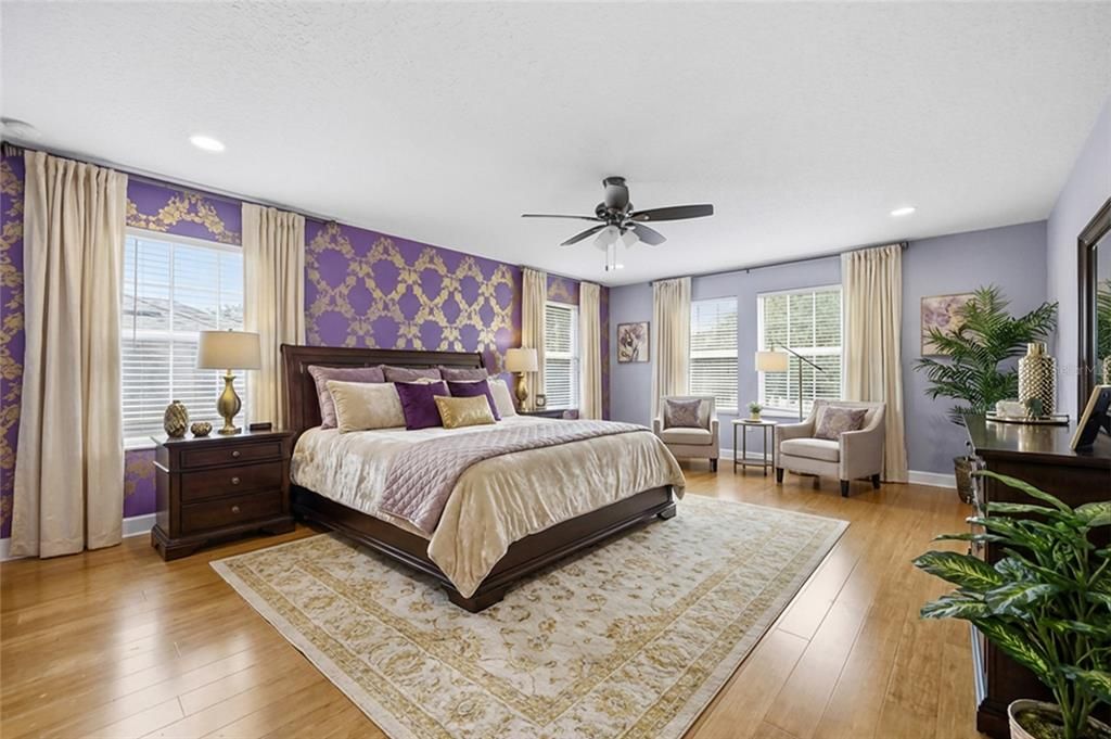 出租: $3,600 (5 贝兹, 4 浴室, 3819 平方英尺)