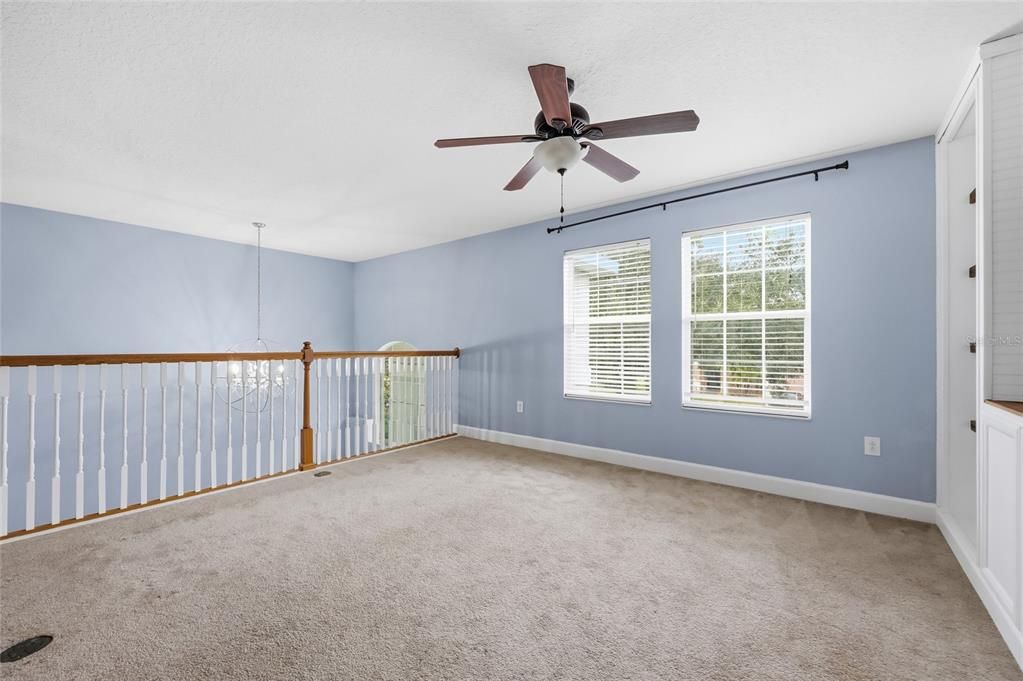 出租: $3,600 (5 贝兹, 4 浴室, 3819 平方英尺)