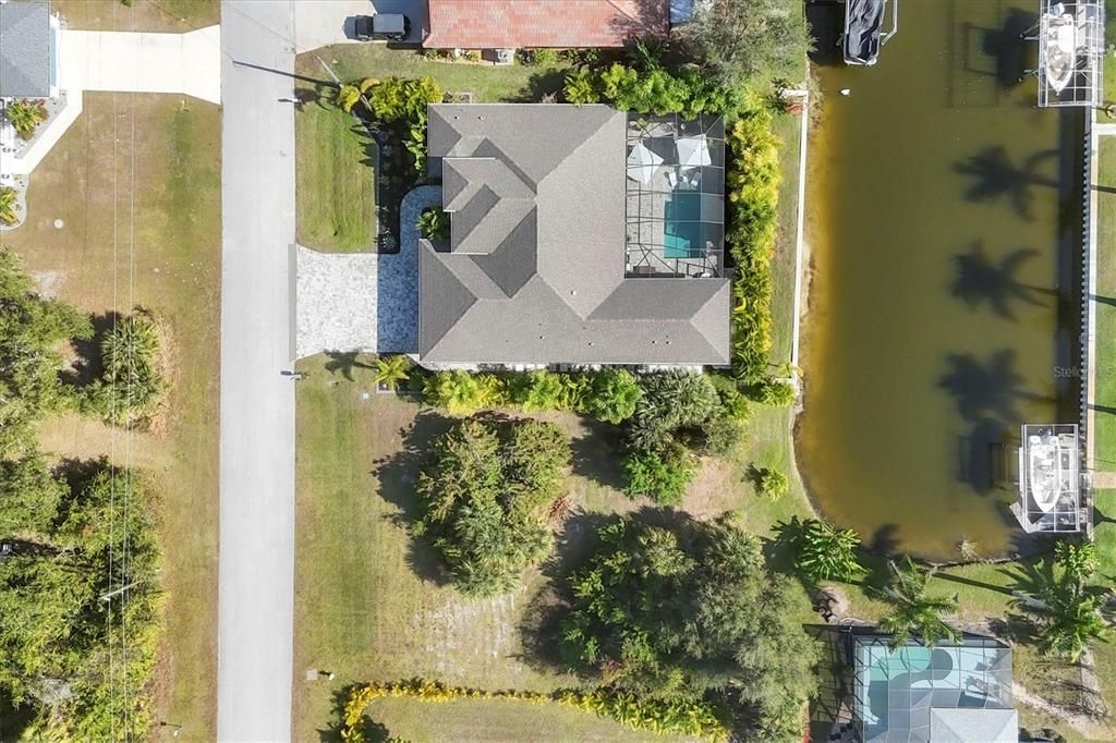 For Sale: $1,180,000 (4 beds, 3 baths, 2472 Square Feet)