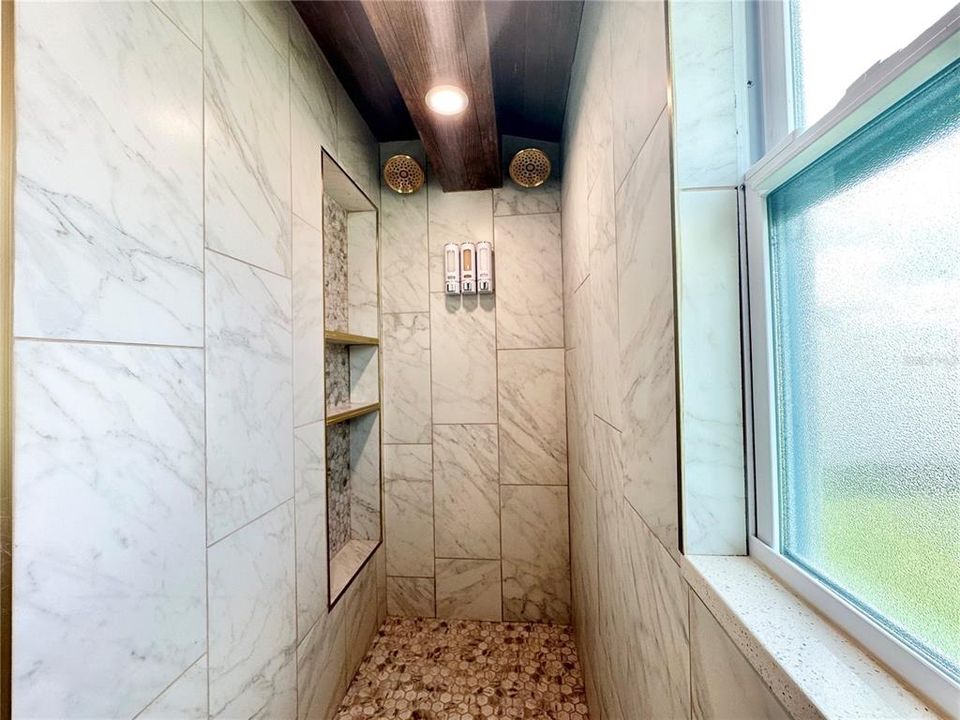 待售: $249,900 (2 贝兹, 2 浴室, 1032 平方英尺)