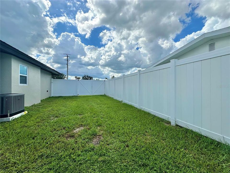 待售: $249,900 (2 贝兹, 2 浴室, 1032 平方英尺)