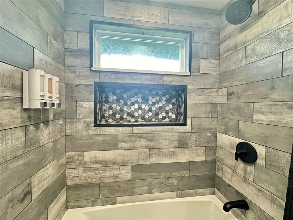 待售: $249,900 (2 贝兹, 2 浴室, 1032 平方英尺)