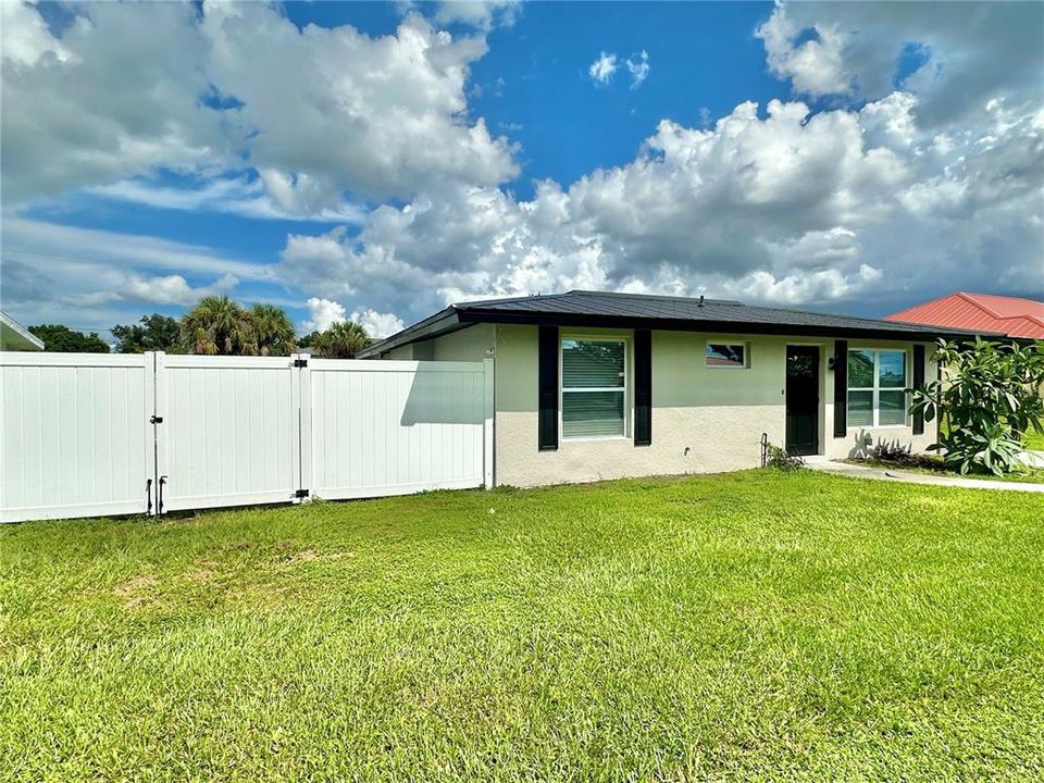 待售: $249,900 (2 贝兹, 2 浴室, 1032 平方英尺)