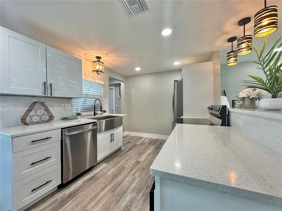 待售: $249,900 (2 贝兹, 2 浴室, 1032 平方英尺)