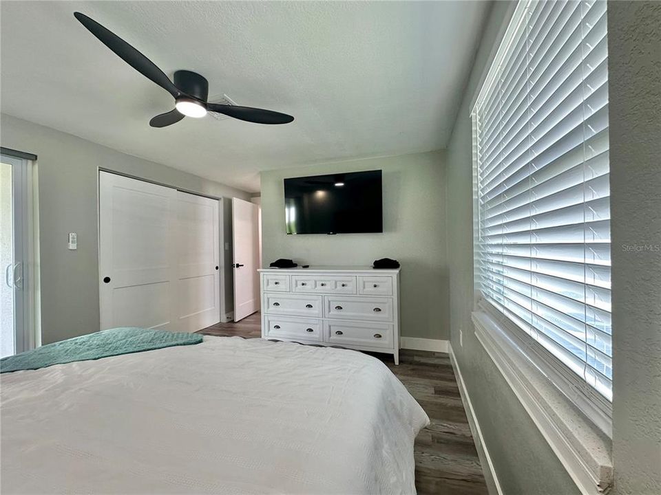 待售: $249,900 (2 贝兹, 2 浴室, 1032 平方英尺)