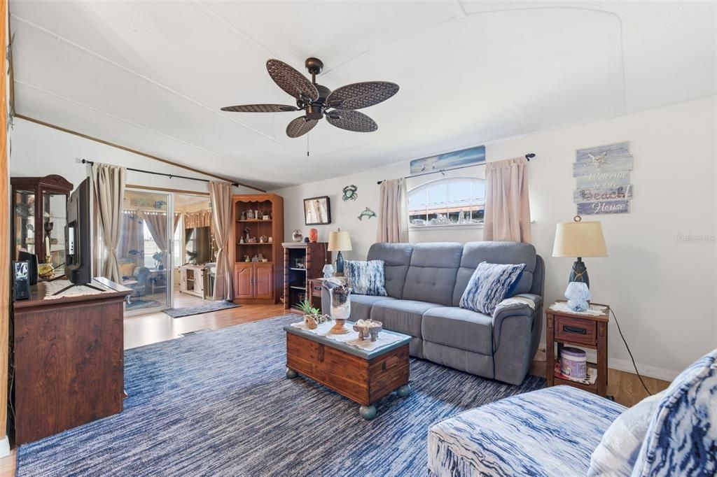 En Venta: $169,900 (2 camas, 2 baños, 864 Pies cuadrados)