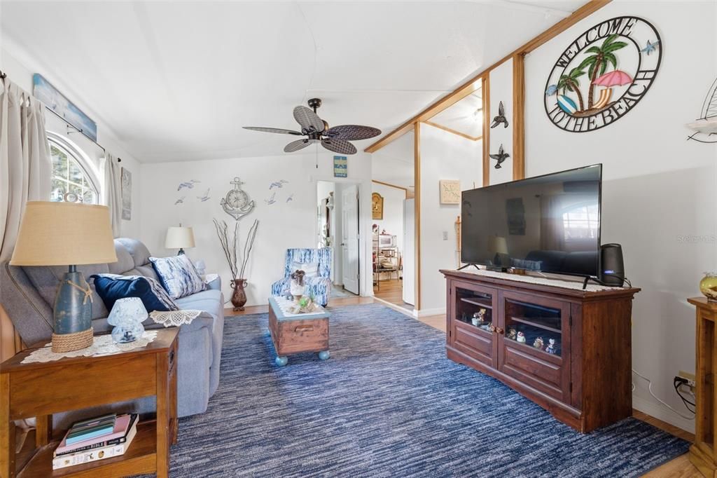 En Venta: $169,900 (2 camas, 2 baños, 864 Pies cuadrados)