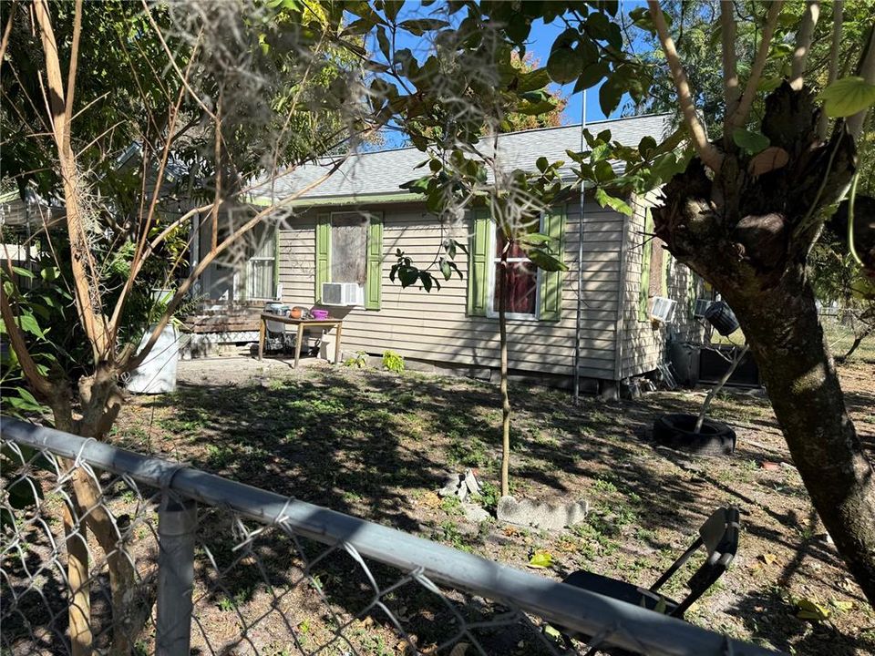 For Sale: $175,000 (2 beds, 1 baths, 600 Square Feet)