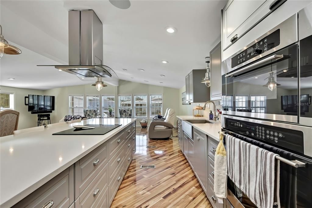 En Venta: $275,000 (3 camas, 2 baños, 1560 Pies cuadrados)