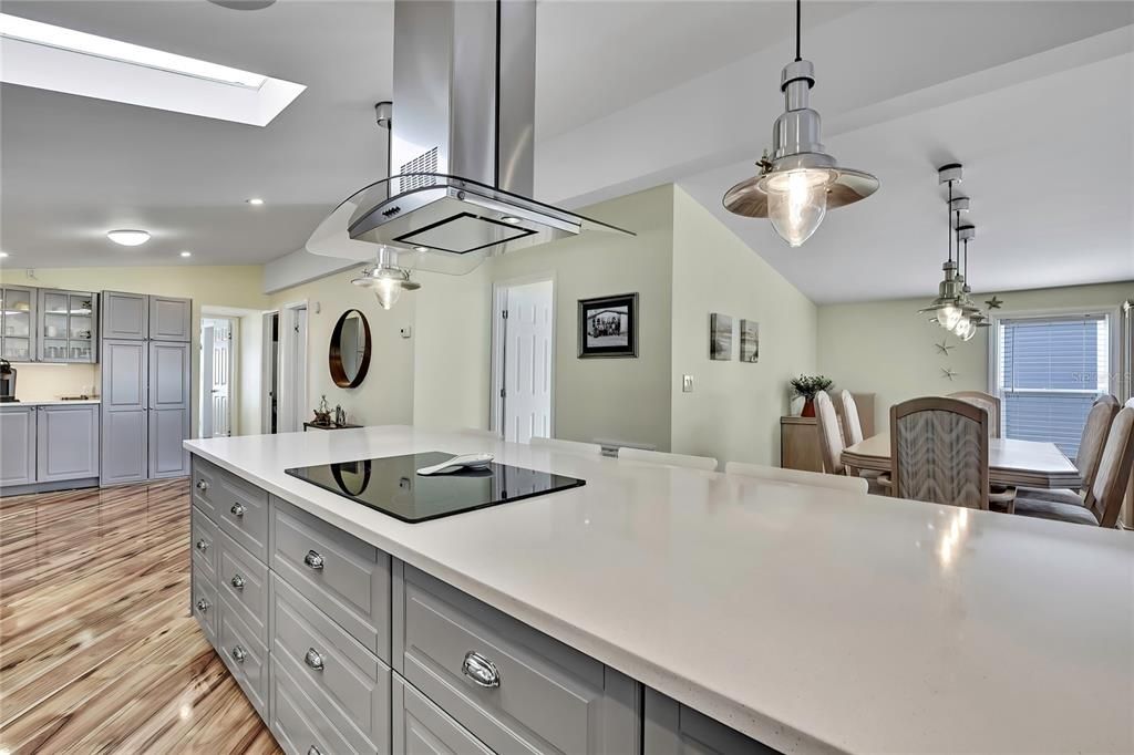 En Venta: $275,000 (3 camas, 2 baños, 1560 Pies cuadrados)