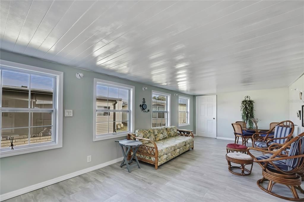 En Venta: $275,000 (3 camas, 2 baños, 1560 Pies cuadrados)