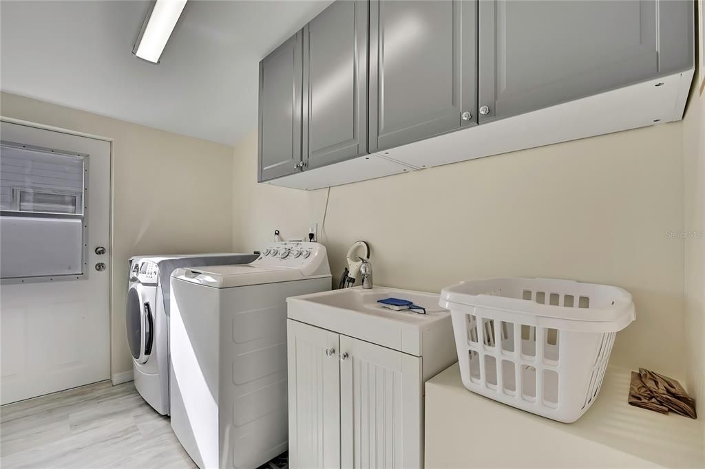 En Venta: $275,000 (3 camas, 2 baños, 1560 Pies cuadrados)