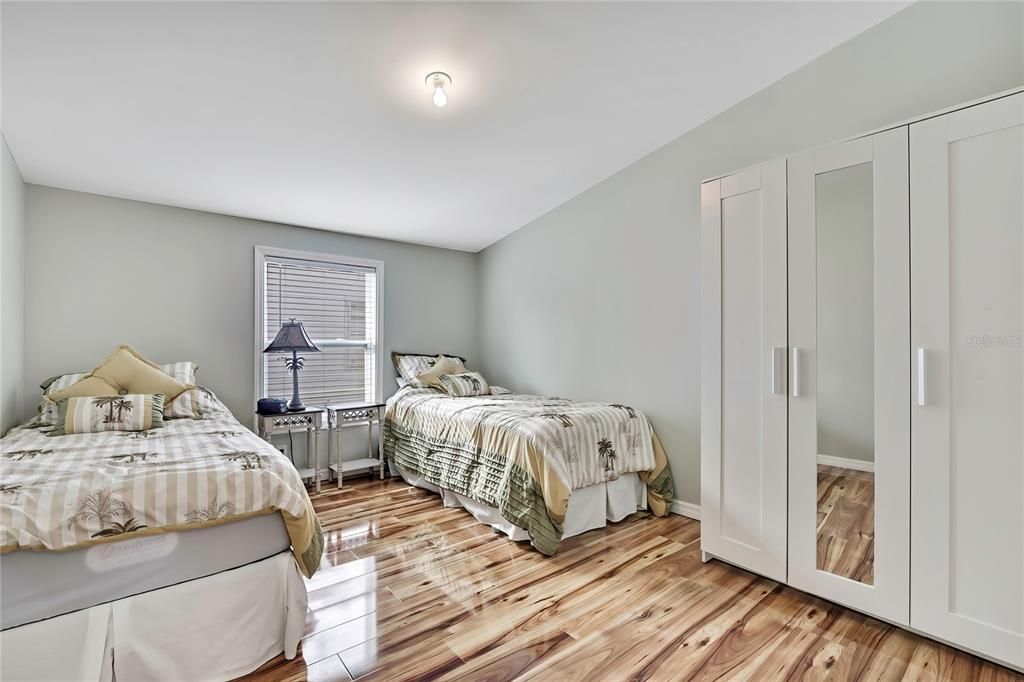 En Venta: $275,000 (3 camas, 2 baños, 1560 Pies cuadrados)