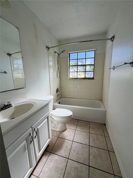 出租: $2,400 (3 贝兹, 2 浴室, 1206 平方英尺)