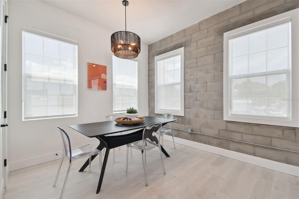 На продажу: $700,000 (3 спален, 3 ванн, 2079 Квадратных фут)