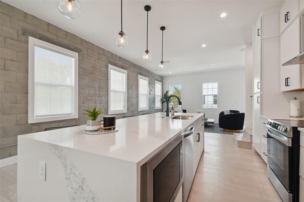 На продажу: $700,000 (3 спален, 3 ванн, 2079 Квадратных фут)