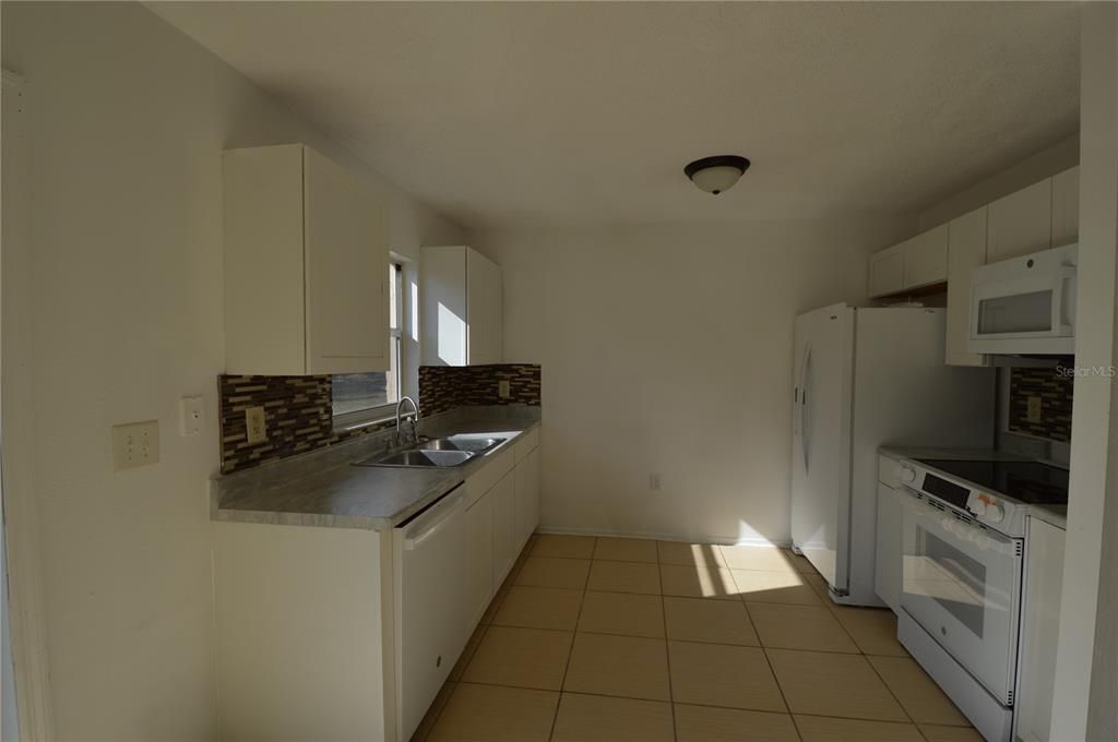 En Venta: $255,000 (3 camas, 2 baños, 1346 Pies cuadrados)