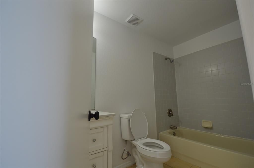 En Venta: $255,000 (3 camas, 2 baños, 1346 Pies cuadrados)