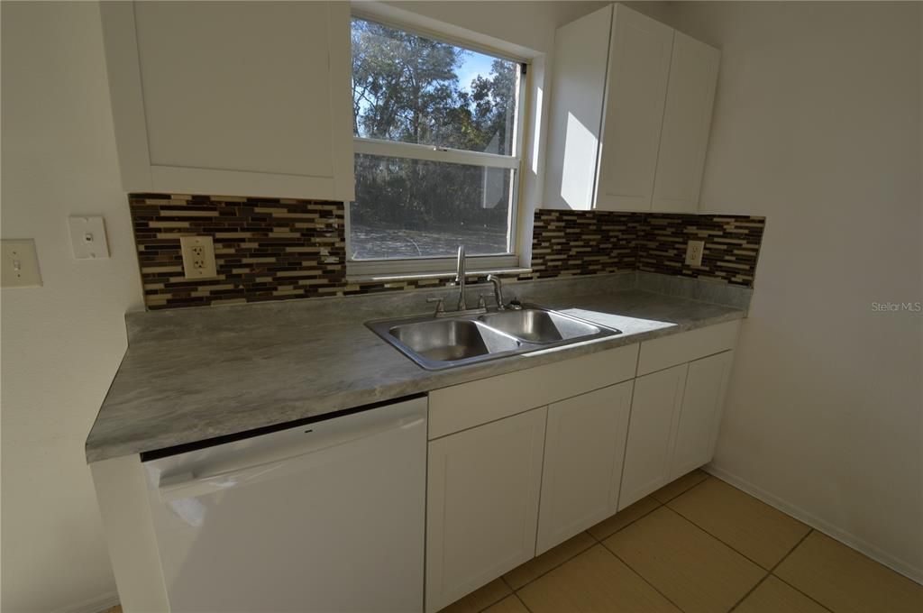 En Venta: $255,000 (3 camas, 2 baños, 1346 Pies cuadrados)