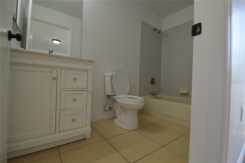 En Venta: $255,000 (3 camas, 2 baños, 1346 Pies cuadrados)