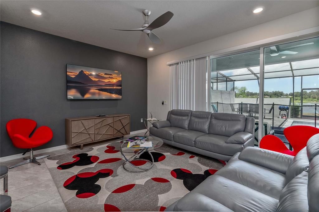 For Sale: $469,000 (5 beds, 4 baths, 2281 Square Feet)