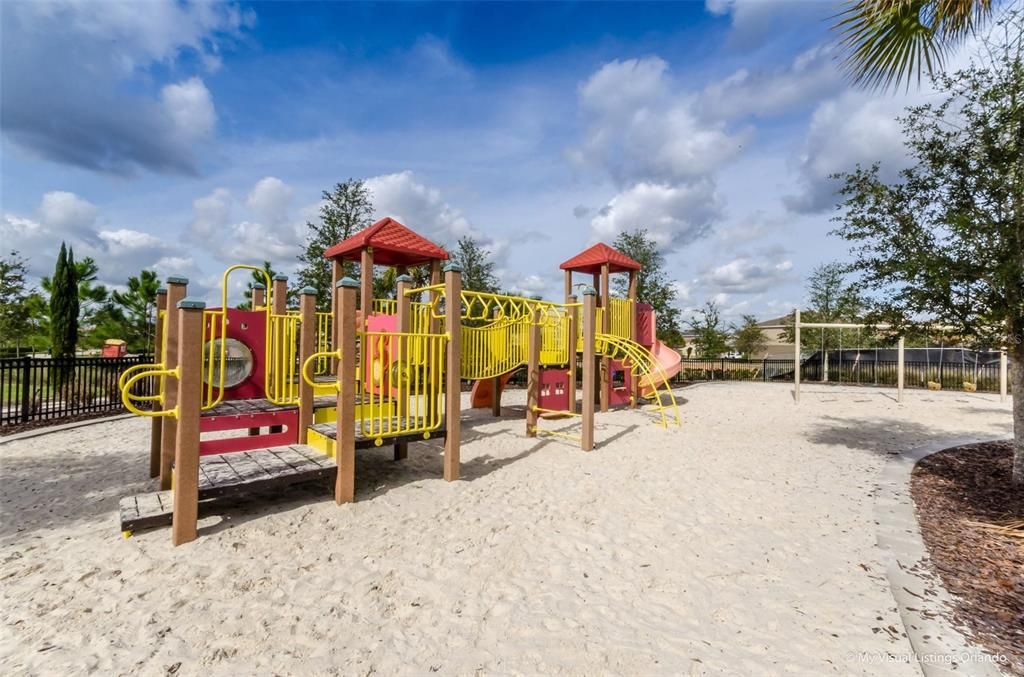 For Sale: $469,000 (5 beds, 4 baths, 2281 Square Feet)