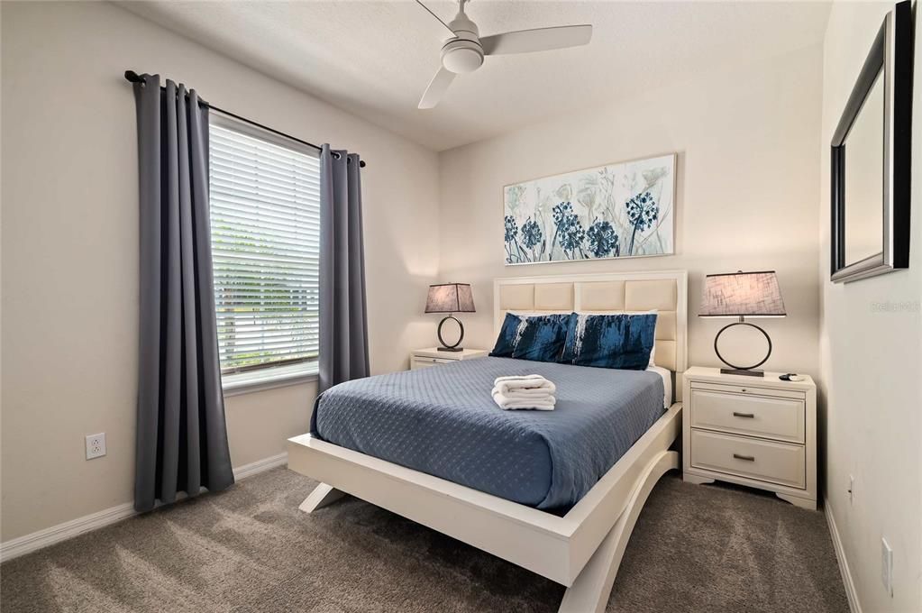 For Sale: $469,000 (5 beds, 4 baths, 2281 Square Feet)