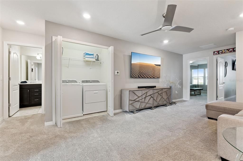 For Sale: $469,000 (5 beds, 4 baths, 2281 Square Feet)