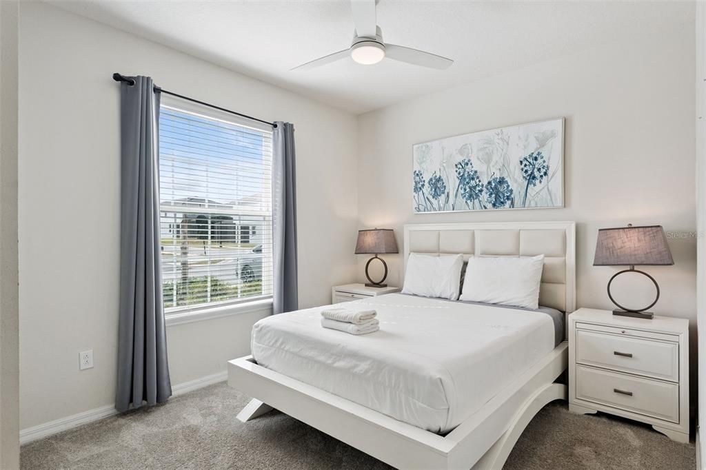 For Sale: $469,000 (5 beds, 4 baths, 2281 Square Feet)