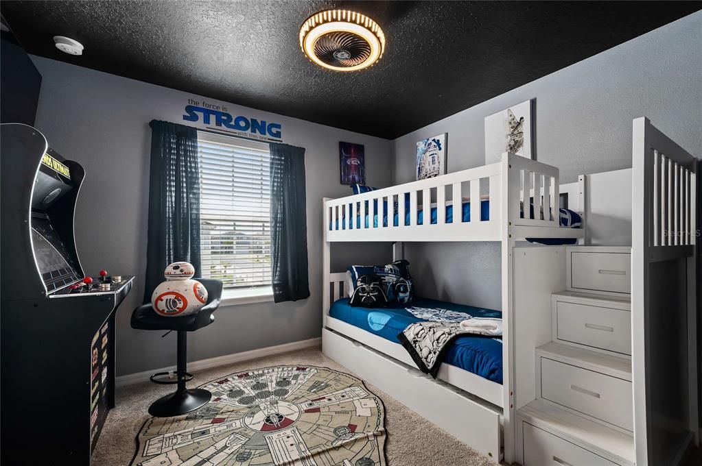 For Sale: $469,000 (5 beds, 4 baths, 2281 Square Feet)