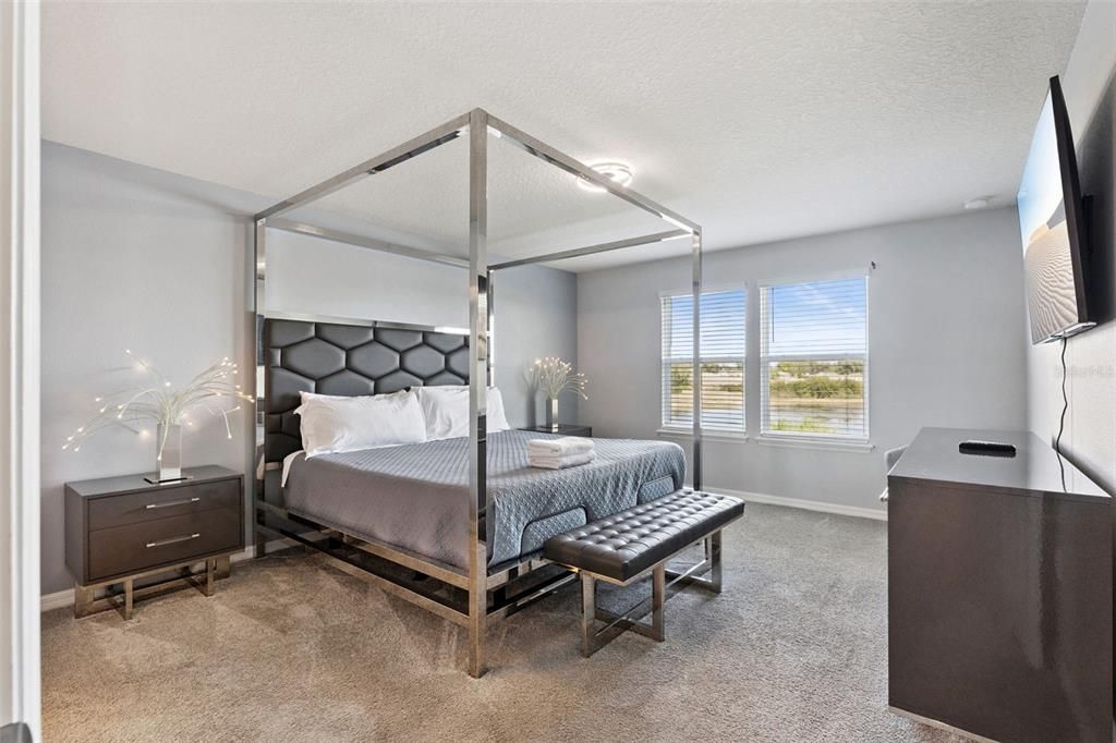 For Sale: $469,000 (5 beds, 4 baths, 2281 Square Feet)