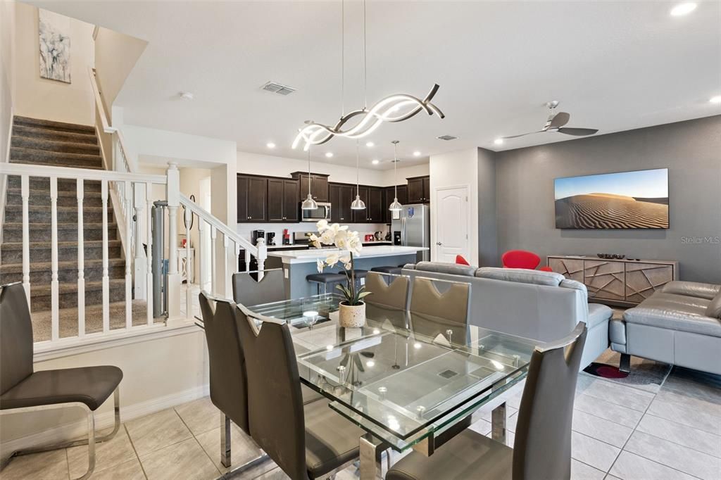 For Sale: $469,000 (5 beds, 4 baths, 2281 Square Feet)