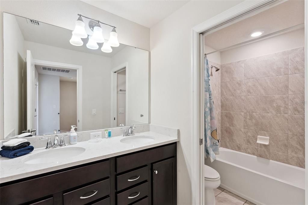 For Sale: $469,000 (5 beds, 4 baths, 2281 Square Feet)