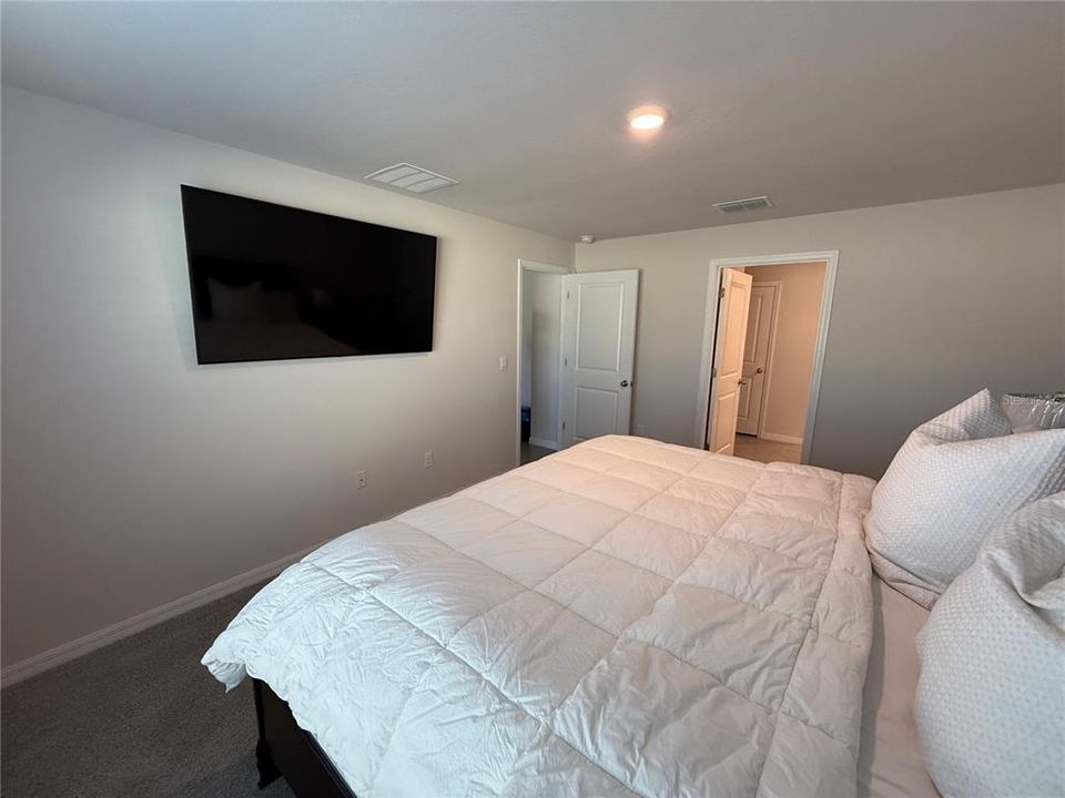 出租: $2,450 (4 贝兹, 2 浴室, 1827 平方英尺)