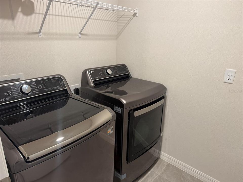 出租: $2,450 (4 贝兹, 2 浴室, 1827 平方英尺)