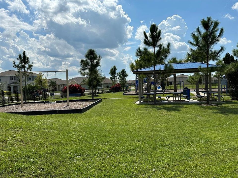 出租: $2,450 (4 贝兹, 2 浴室, 1827 平方英尺)