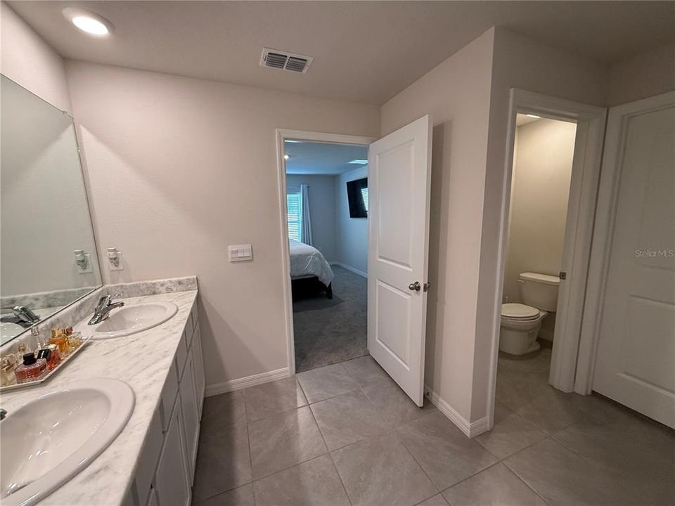 出租: $2,450 (4 贝兹, 2 浴室, 1827 平方英尺)