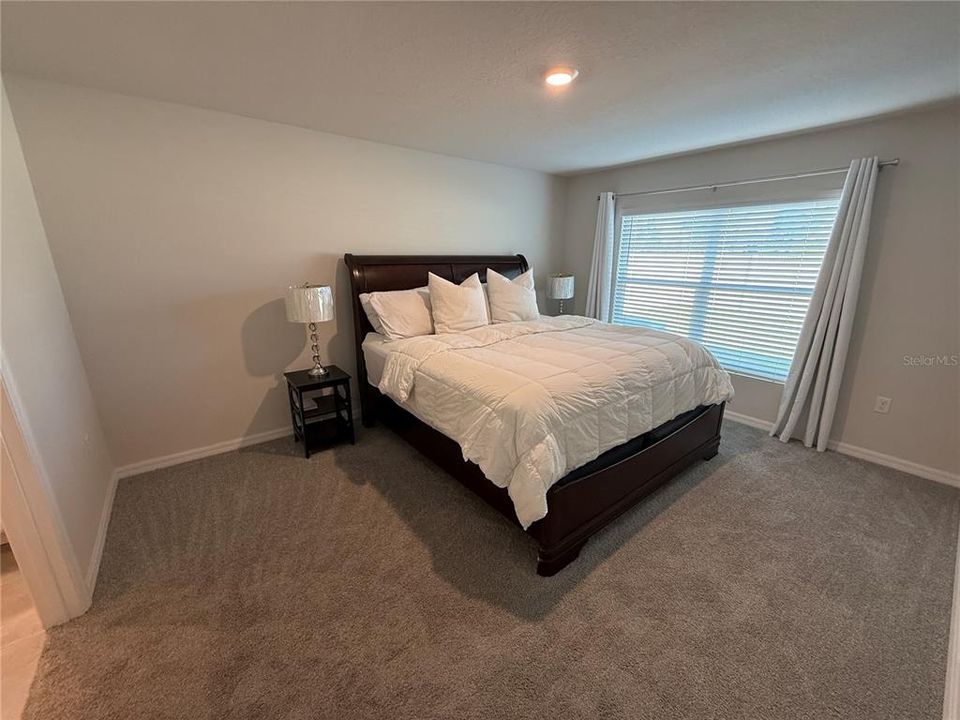 出租: $2,450 (4 贝兹, 2 浴室, 1827 平方英尺)