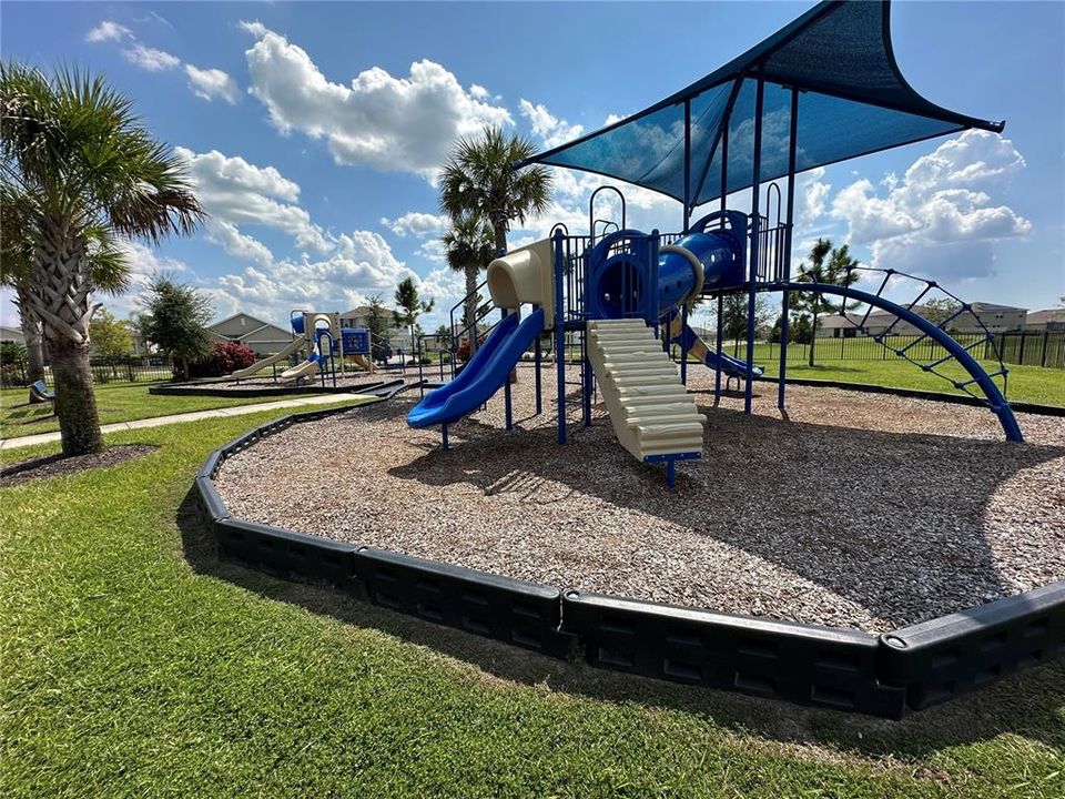 出租: $2,450 (4 贝兹, 2 浴室, 1827 平方英尺)