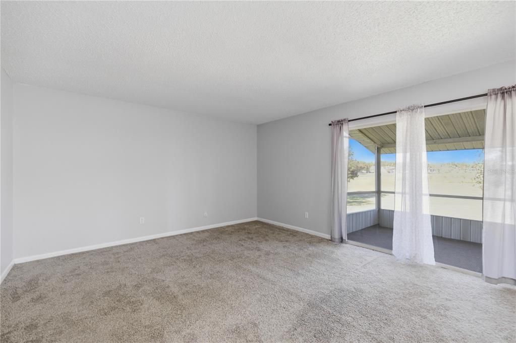 For Sale: $125,000 (2 beds, 1 baths, 990 Square Feet)