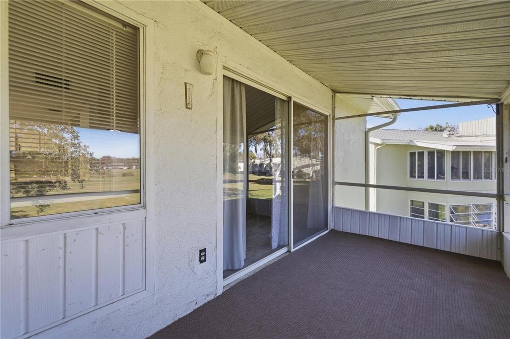 For Sale: $125,000 (2 beds, 1 baths, 990 Square Feet)