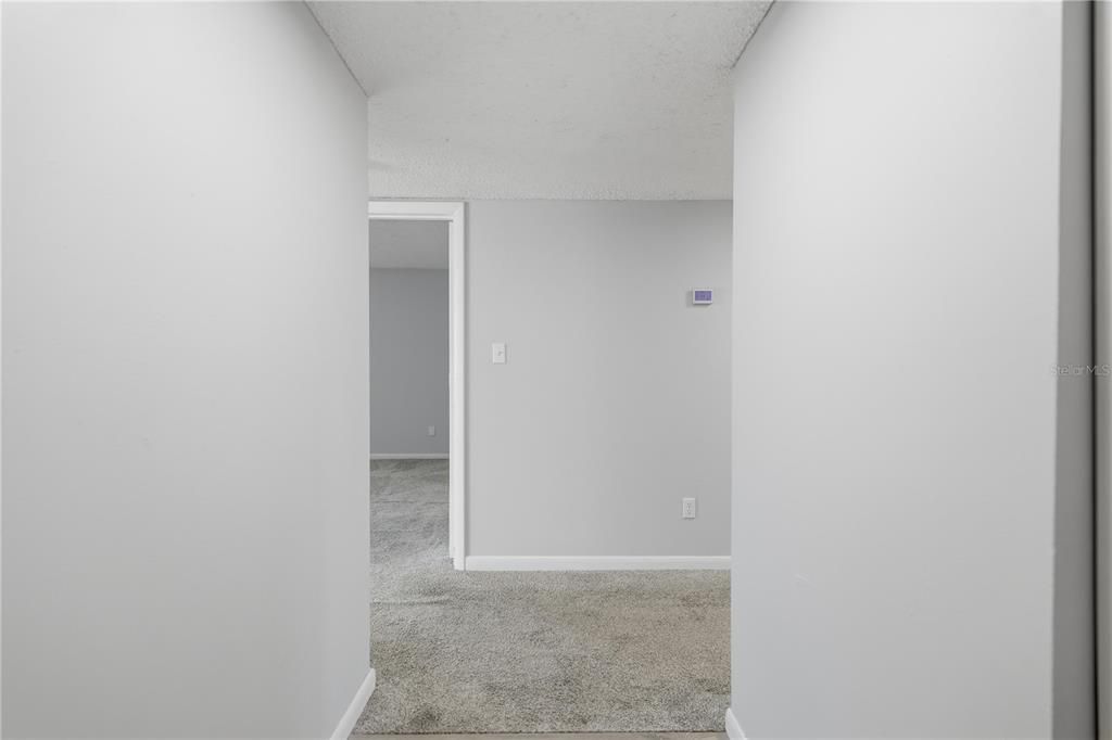 For Sale: $125,000 (2 beds, 1 baths, 990 Square Feet)